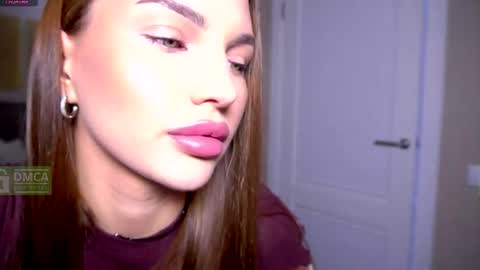 Snapshot of felissiany chatting on June 2026 01:07:02 AM Hello im Nova online show from June 2026 01:07:02 AM