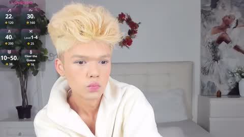 Felix online show from November 2025 06:44:02 PM