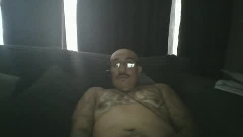 felixrlarios25 online show from April 2026 04:35:02 PM