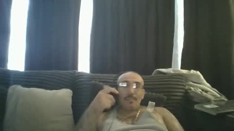 Snapshot of felixrlarios25 chatting on May 2026 06:35:02 PM felixrlarios25 online show from May 2026 06:35:02 PM
