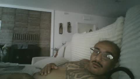 felixrlarios25 online show from July 2026 09:08:01 PM