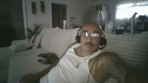 felixrlarios25 online show from July 2026 10:42:02 PM