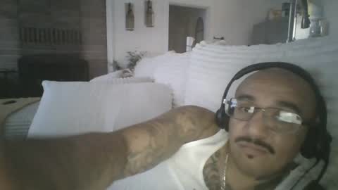felixrlarios25 online show from July 2026 04:05:02 PM