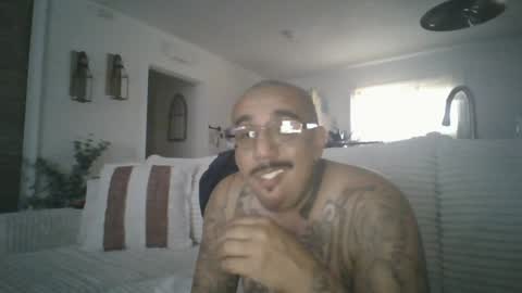 felixrlarios25 online show from August 2026 05:49:01 PM