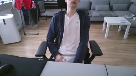 felixsagg online show from December 2024 12:27:02 PM