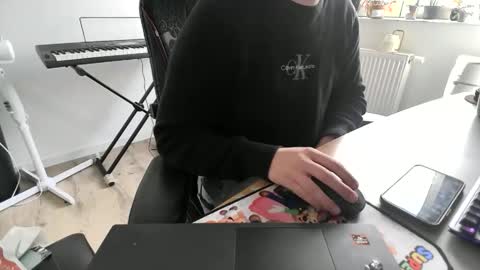 Snapshot of fem_alice_louis_dom chatting on April 2026 09:40:02 AM fem_alice_louis_dom online show from April 2026 09:40:02 AM