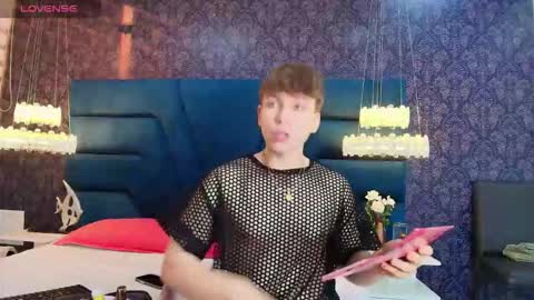 Femboy Max online show from January 2026 11:58:01 AM