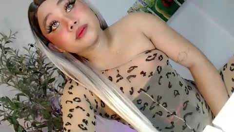 Snapshot of femboy_veronica chatting on May 2026 11:37:02 AM femboy_veronica online show from May 2026 11:37:02 AM