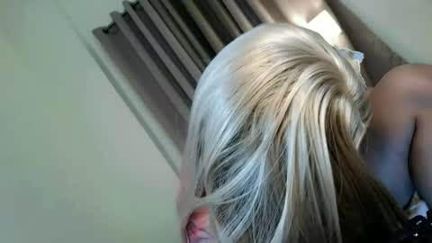 Snapshot of femboy_veronica chatting on June 2026 07:55:01 AM femboy_veronica online show from June 2026 07:55:01 AM