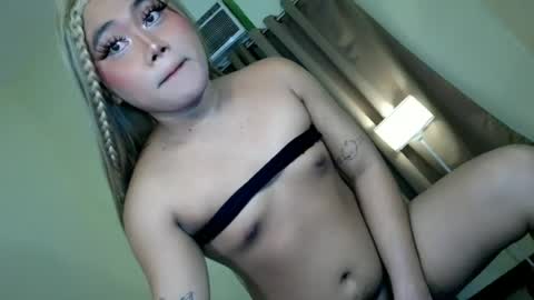 Snapshot of femboy_veronica chatting on June 2026 09:39:02 AM femboy_veronica online show from June 2026 09:39:02 AM
