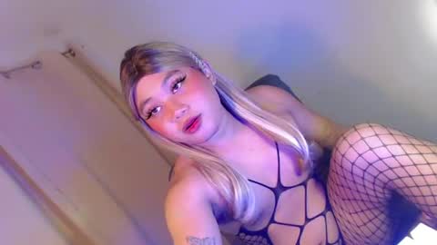 Snapshot of femboy_veronica chatting on June 2026 09:19:02 PM femboy_veronica online show from June 2026 09:19:02 PM