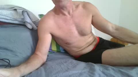 fergi1999 online show from October 2025 08:35:02 AM