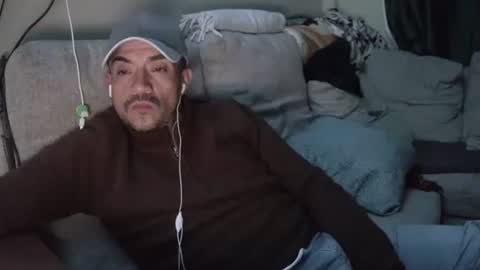 Snapshot of fernand89 chatting on February 2025 06:52:02 AM fernand89 online show from February 2025 06:52:02 AM