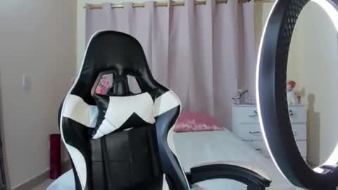 fernanda_151 online show from February 2026 02:30:01 AM