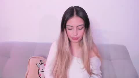 fernanda  online show from April 2026 02:23:02 PM