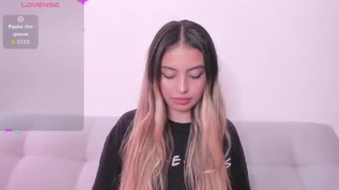 fernanda  online show from May 2026 04:04:02 PM
