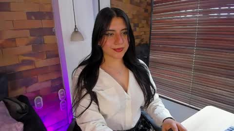 Snapshot of fernanda_mp2 chatting on June 2026 03:07:02 PM Fernanda online show from June 2026 03:07:02 PM