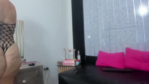 Fernandaclar online show from October 2025 07:56:01 PM