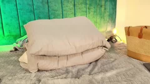 fernanda online show from March 2026 05:44:01 AM