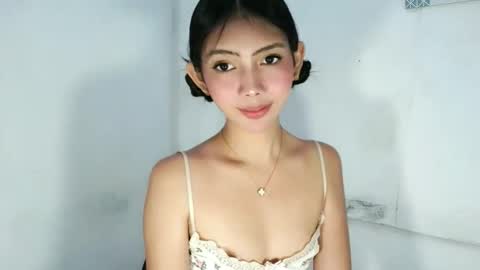 feyaaa online show from April 2026 05:48:02 PM