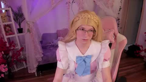 Snapshot of fi_cosplay chatting on October 2025 08:20:01 PM fi_cosplay online show from October 2025 08:20:01 PM