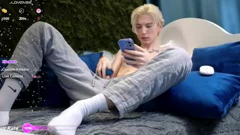 Thomas online show from November 2025 08:27:02 PM