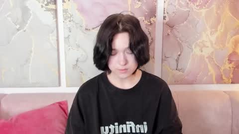 fiamoory online show from April 2026 06:19:01 AM