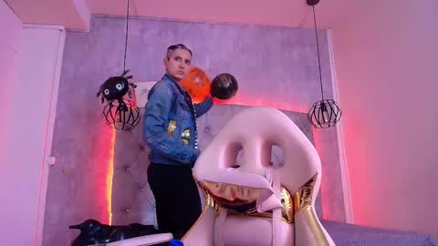   online show from October 2025 12:17:02 PM