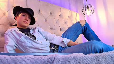   online show from November 2025 08:21:01 PM