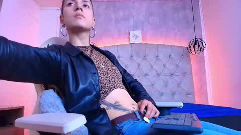   online show from December 2025 07:31:01 PM