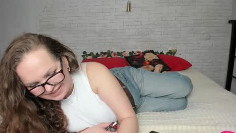 Fiery Stella online show from December 2025 11:50:01 AM