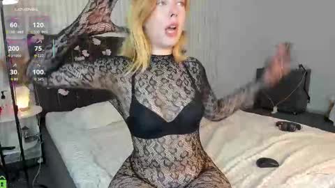 Snapshot of fieryfeline chatting on September 2025 11:04:02 PM Filla online show from September 2025 11:04:02 PM