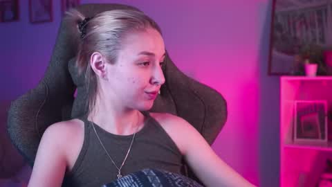 cap and Lana  online show from February 2025 05:01:01 AM