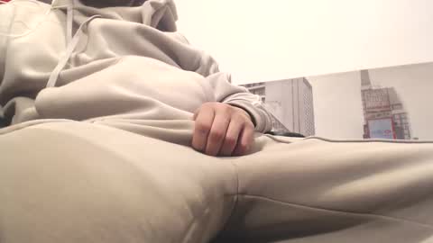 filouxx70 online show from October 2025 08:24:02 PM