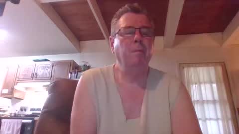 Snapshot of finderfiner chatting on May 2026 01:37:02 PM finderfiner online show from May 2026 01:37:02 PM
