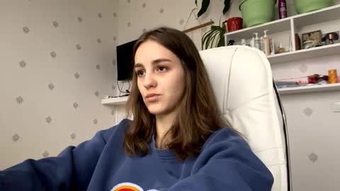 Snapshot of fionapiccard chatting on November 2025 12:15:02 PM Keite wanna play Meow online show from November 2025 12:15:02 PM