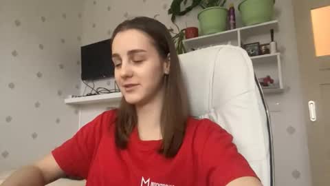 Snapshot of fionapiccard chatting on December 2025 10:32:02 AM Keite wanna play Meow online show from December 2025 10:32:02 AM