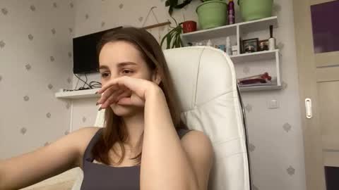 Snapshot of fionapiccard chatting on December 2025 10:44:02 AM Keite wanna play Meow online show from December 2025 10:44:02 AM