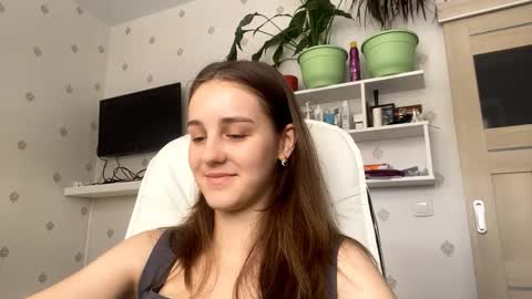 Snapshot of fionapiccard chatting on February 2026 10:38:01 AM Keite wanna play Meow online show from February 2026 10:38:01 AM