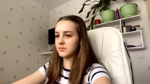 Snapshot of fionapiccard chatting on February 2026 11:22:02 AM Keite wanna play Meow online show from February 2026 11:22:02 AM