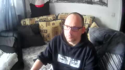 Snapshot of fips1981 chatting on April 2026 08:15:01 AM fips1981 online show from April 2026 08:15:01 AM