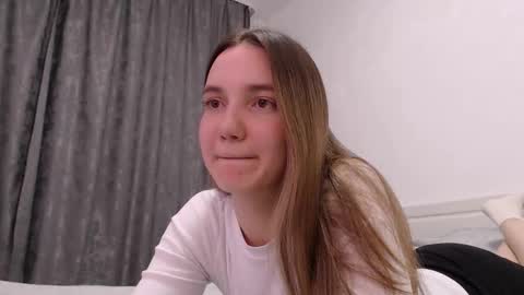 fireflies_fly_ online show from November 2025 09:03:02 PM