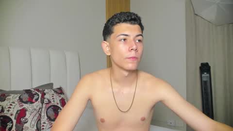 Nicolas online show from November 2025 12:59:02 PM