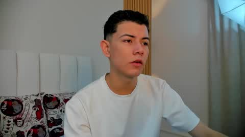 Nicolas online show from December 2025 12:47:02 PM