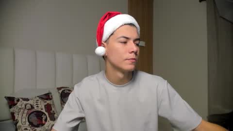 Nicolas online show from December 2025 12:44:02 PM