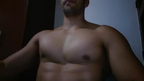 fitchestabs_69 online show from May 2026 09:33:02 PM