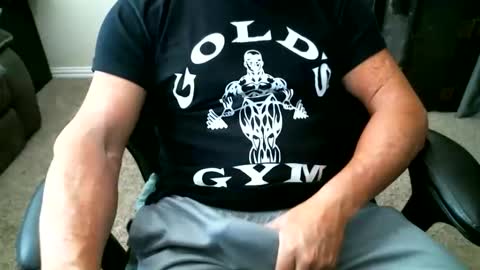 fitguy40 online show from October 2025 06:51:01 PM