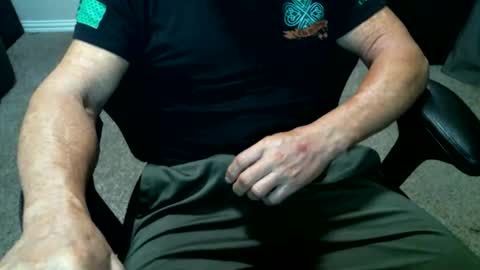 Snapshot of fitguy40 chatting on April 2026 03:37:02 AM fitguy40 online show from April 2026 03:37:02 AM