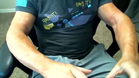 Snapshot of fitguy40 chatting on April 2026 07:53:02 PM fitguy40 online show from April 2026 07:53:02 PM