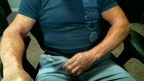 Snapshot of fitguy40 chatting on May 2026 03:45:02 AM fitguy40 online show from May 2026 03:45:02 AM